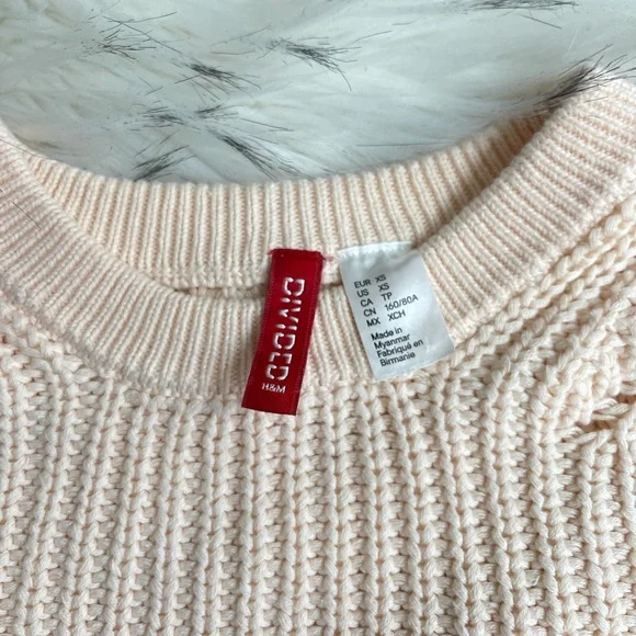 Light pink / peach knitted cropped sweater - Picture 3 of 5